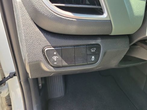 Certified 2024 Kia Seltos SX w/ SX Sunroof Package AWD/4WD image 21