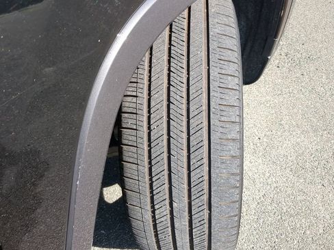 Used 2022 Jeep Wagoneer Series III w/ Premium Group I image 12