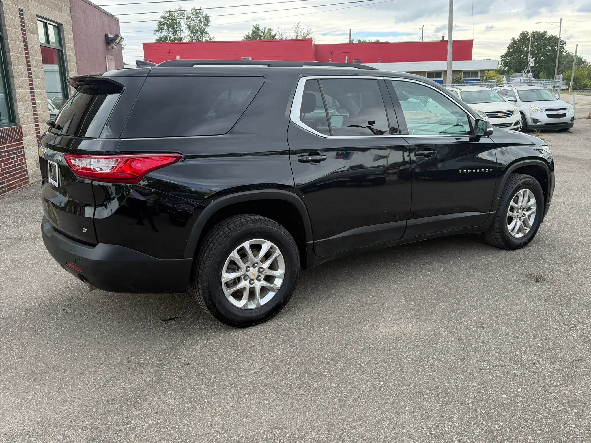 Used 2021 Chevrolet Traverse LT FWD image 5