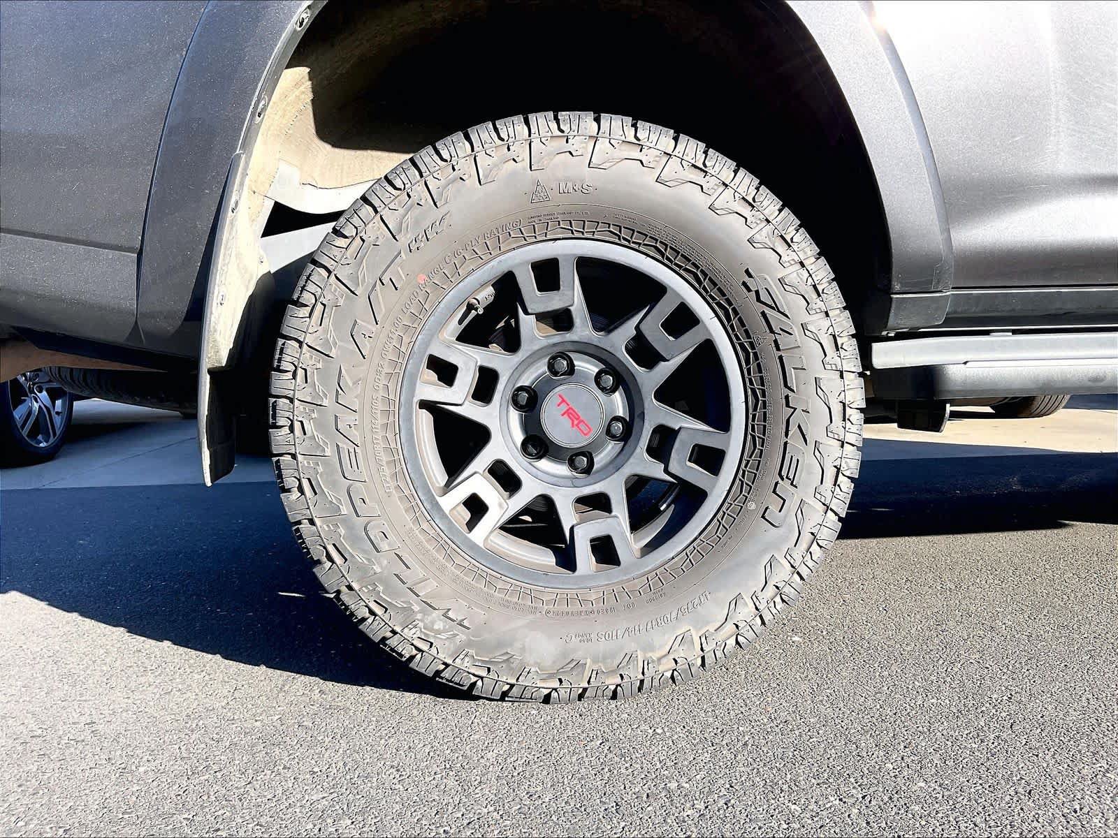 Used 2022 Toyota 4Runner SR5 AWD/4WD image 4