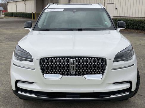Certified 2023 Lincoln Aviator Reserve w/ Equipment Group 201A image 8