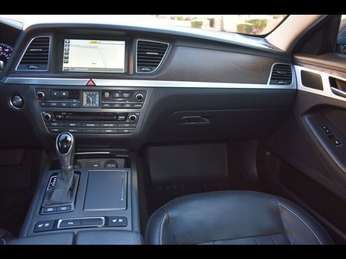 Used 2015 Hyundai Genesis 5.0 RWD image 33