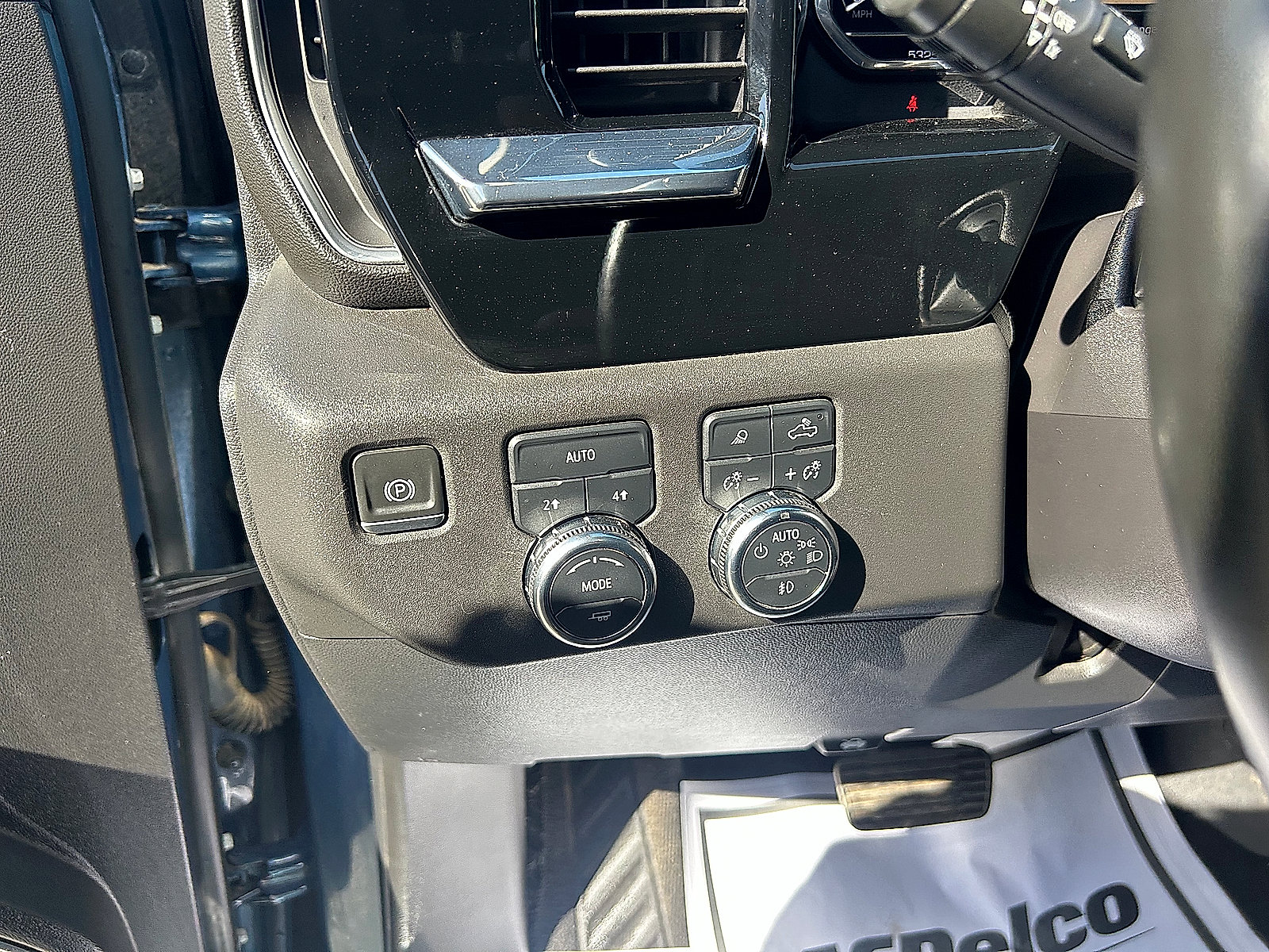 Used 2024 GMC Sierra 1500 SLT AWD/4WD image 14