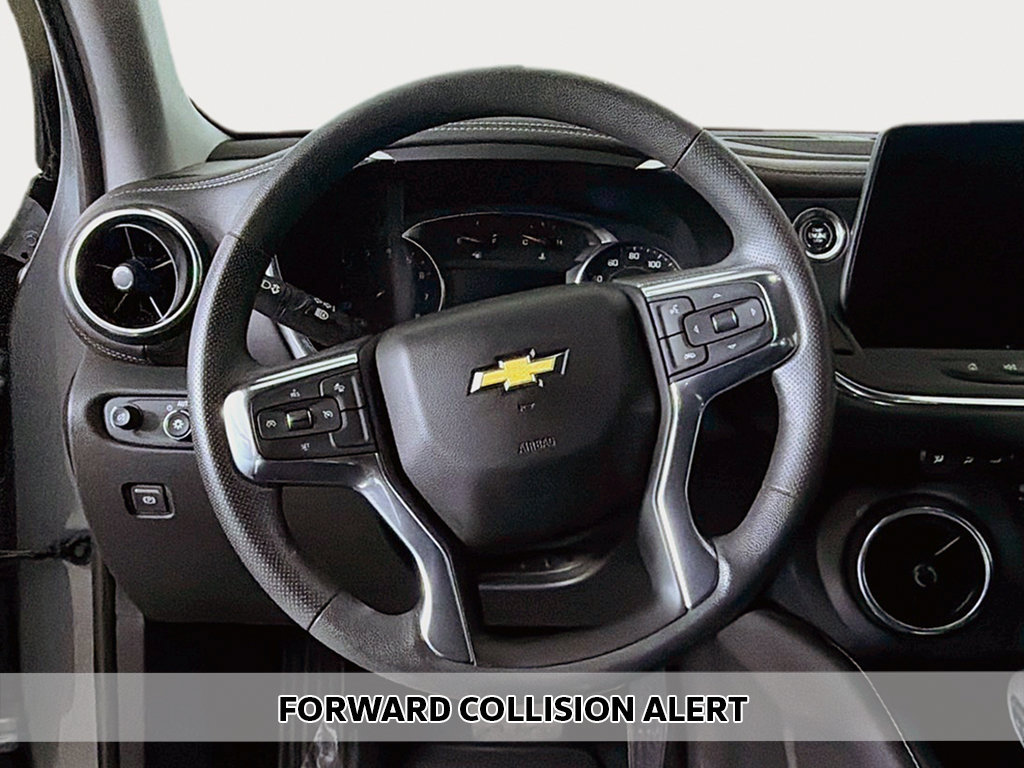 Used 2023 Chevrolet Blazer LT w/ Midnight/Sport Edition FWD image 3