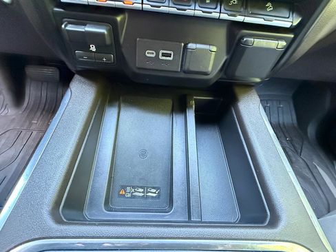Used 2019 GMC Sierra 1500 SLT w/ SLT Premium Plus Package AWD/4WD image 25