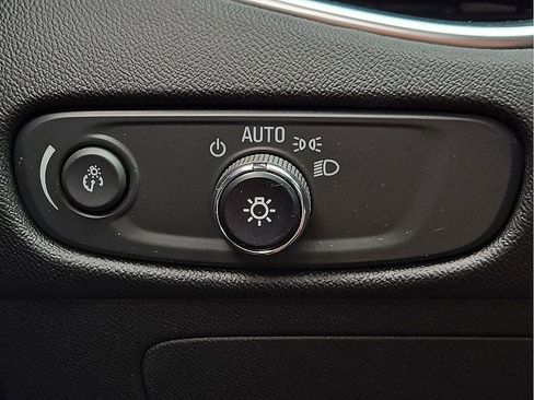 Used 2016 Chevrolet Malibu LT FWD image 17