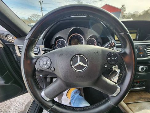 Used 2010 Mercedes-Benz E 350 4MATIC Sedan image 19