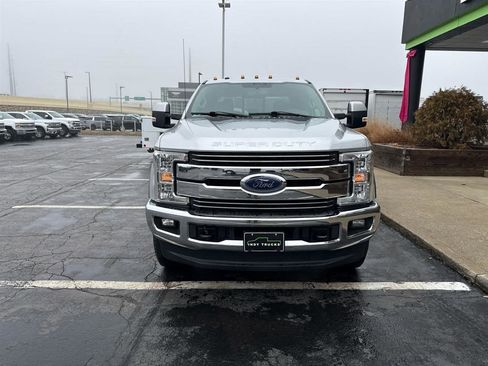 Used 2017 Ford F250 Lariat w/ Lariat Value Package image 3