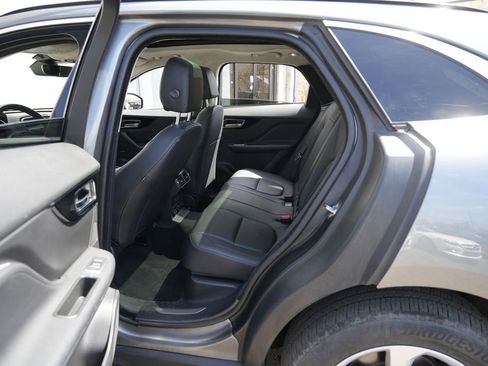 Used 2019 Jaguar F-PACE Premium AWD/4WD image 26