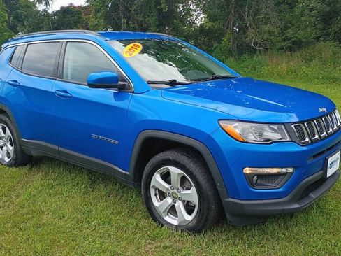 Used 2019 Jeep Compass Latitude w/ Cold Weather Group AWD/4WD image 1