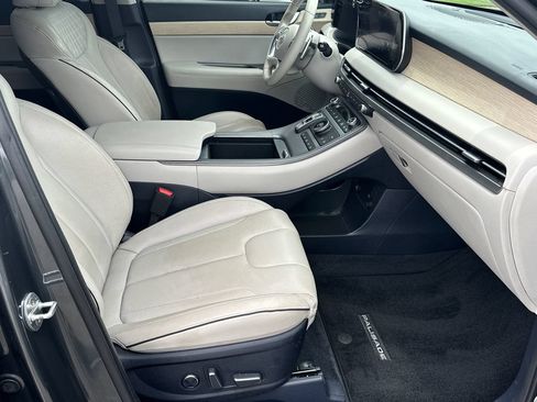 Used 2023 Hyundai Palisade Limited FWD image 13