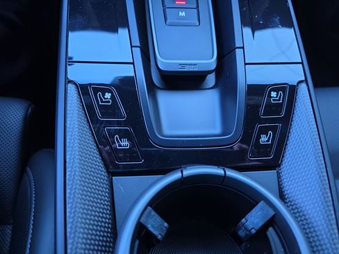 Certified 2025 Porsche 911 Carrera GTS image 21