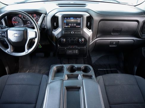 Used 2020 Chevrolet Silverado 1500 Custom w/ Custom Value Package image 2