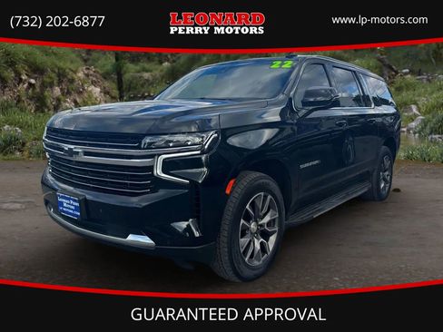 Used 2022 Chevrolet Suburban LT w/ Luxury Package image 1