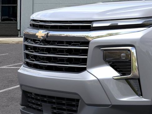 New 2027 Chevrolet Traverse LT w/ Driver Confidence Package FWD image 13