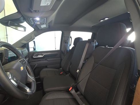 Used 2025 Chevrolet Silverado 2500 LT w/ Convenience Package AWD/4WD image 10