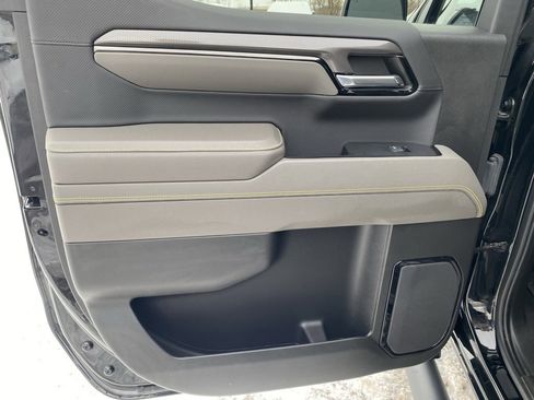 Used 2022 Chevrolet Silverado 1500 ZR2 w/ Technology Package image 23