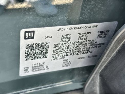 Used 2025 Chevrolet Trax LT FWD image 32