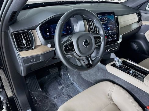 Certified 2025 Volvo XC90 B5 Core w/ Protection Package Premier image 9
