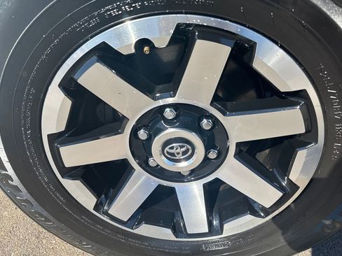 Used 2024 Toyota 4Runner TRD Off-Road Premium image 40