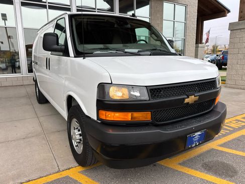 Used 2024 Chevrolet Express 2500 w/ Driver Convenience Package image 5