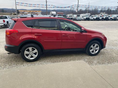 Used 2013 Toyota RAV4 XLE AWD/4WD image 2