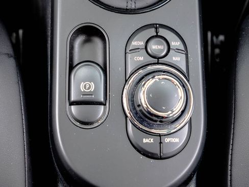 Certified 2024 MINI Cooper SE FWD image 28