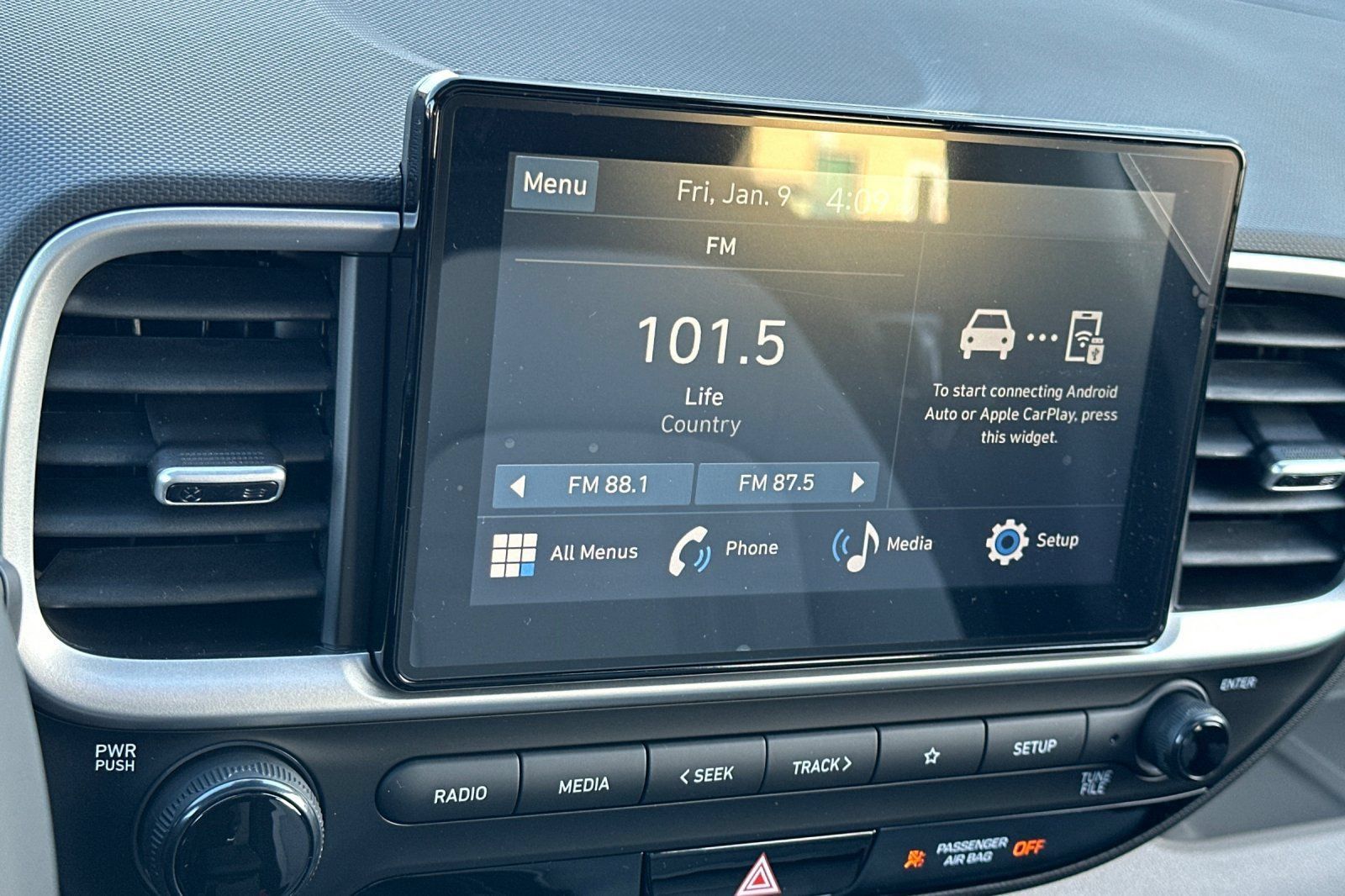 Used 2026 Hyundai Venue SEL FWD image 17