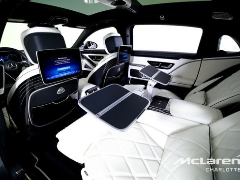 Used 2023 Mercedes-Benz Maybach S 680 4MATIC w/ Manufaktur Leather Package image 18