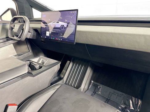 Used 2024 Tesla Cybertruck AWD Crew Cab image 30