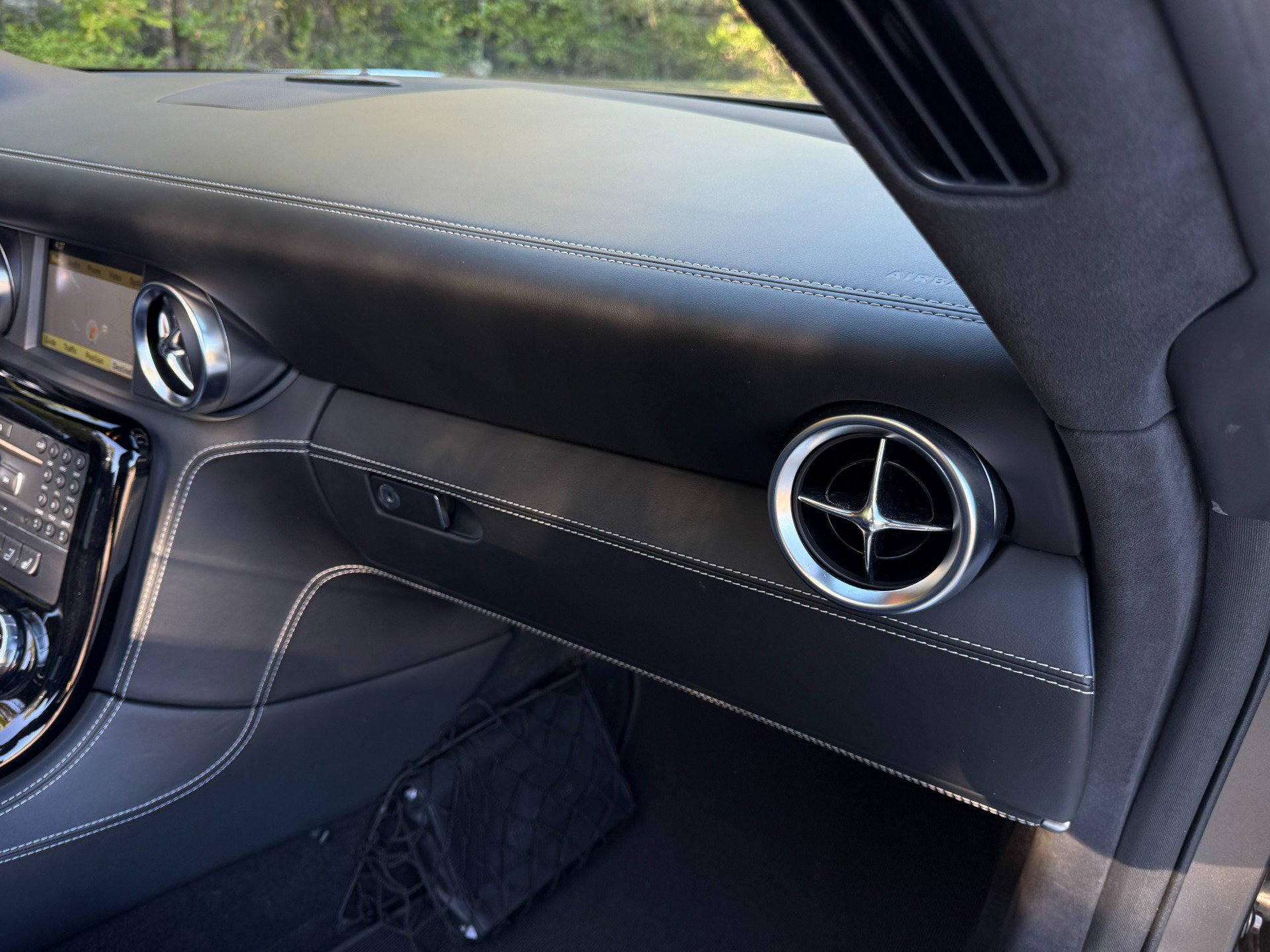 Used 2012 Mercedes-Benz SLS AMG Roadster image 26