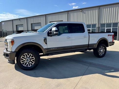 Used 2017 Ford F250 King Ranch w/ King Ranch Ultimate Package AWD/4WD image 2