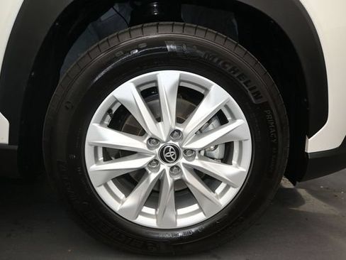 Used 2026 Toyota Corolla Cross LE w/ Moonroof Package FWD image 16