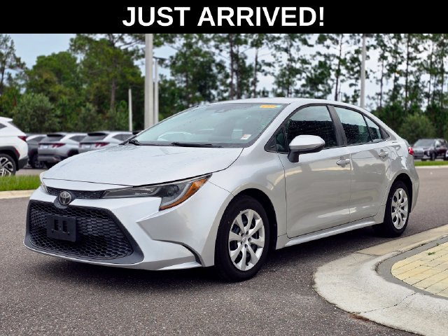 Used 2020 Toyota Corolla LE FWD image 1