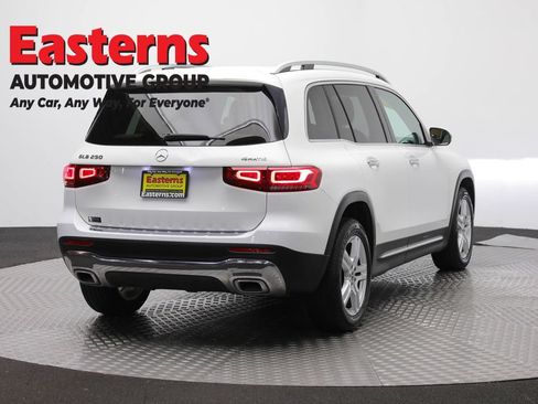Used 2021 Mercedes-Benz GLB 250 4MATIC w/ Premium Package image 5