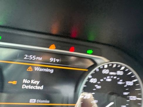 Used 2025 Nissan Rogue SV FWD image 14