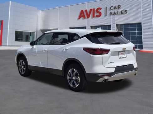 Used 2025 Chevrolet Blazer LT FWD image 9