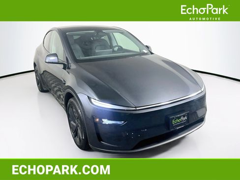 Used 2026 Tesla Model Y 2WD image 1