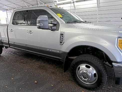 Used 2017 Ford F350 Lariat w/ Chrome Package image 1