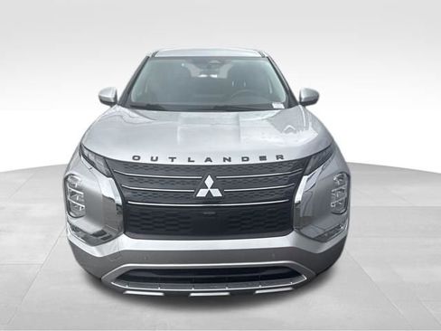 Used 2022 Mitsubishi Outlander SE image 5