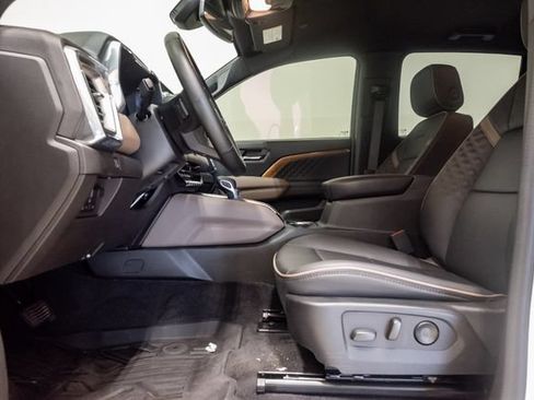 Used 2024 GMC Canyon Denali AWD/4WD image 11