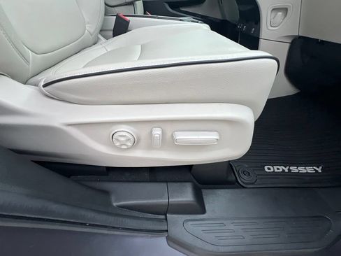 Used 2025 Honda Odyssey Touring image 15