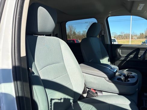 Used 2018 RAM 2500 Tradesman w/ Chrome Appearance Group image 8