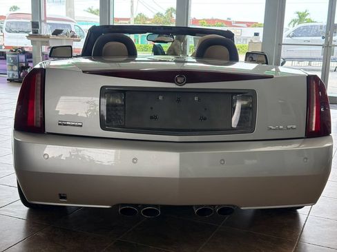 Used 2008 Cadillac XLR RWD image 4