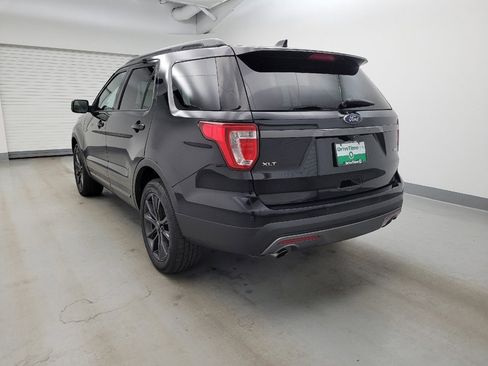 Used 2017 Ford Explorer XLT w/ Equipment Group 202A AWD/4WD image 5