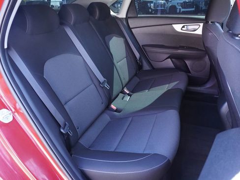 Used 2022 Kia Forte LXS w/ LXS Technology Package image 9