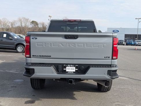 Used 2024 Chevrolet Silverado 2500 LTZ w/ LTZ Plus Package image 4