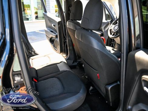 Used 2022 Jeep Renegade Trailhawk image 14