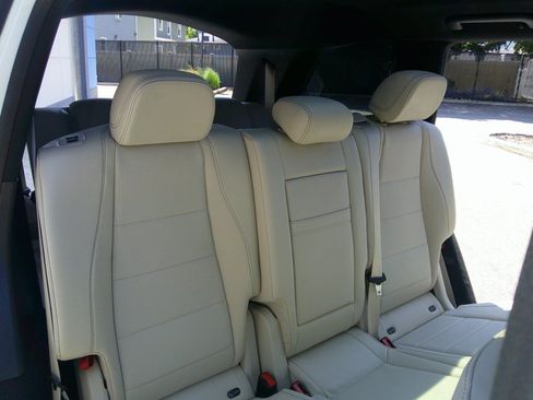 Used 2024 Mercedes-Benz GLS 450 4MATIC image 38