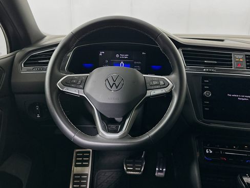 Used 2023 Volkswagen Tiguan SE R-Line image 17